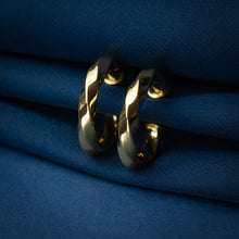 Load image into Gallery viewer, Gold Vermeil Chunky Hoop