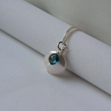 Load image into Gallery viewer, Pearl and London Blue Topaz Necklace