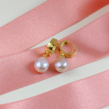 Load image into Gallery viewer, Natural Baroque Pearl Hoop Earrings
